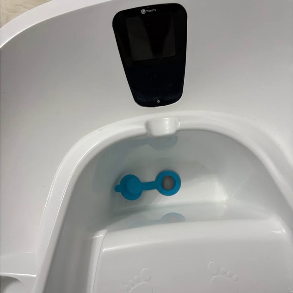 Deluxe Infant Bath Tub with Blue and Gray Insert - Picture 3 of 3